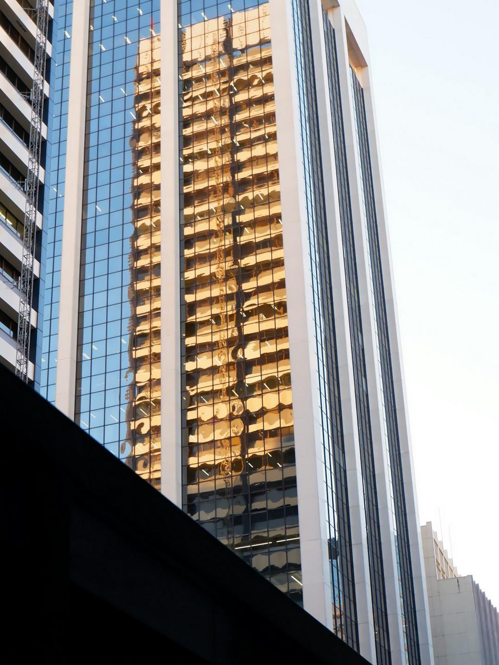 Fire-resistant architecture